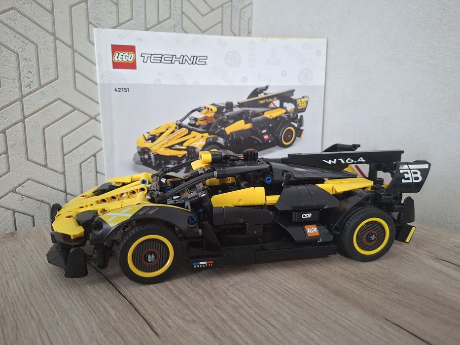 LEGO Technic 42151 Bugatti Bolide з інструкцією
