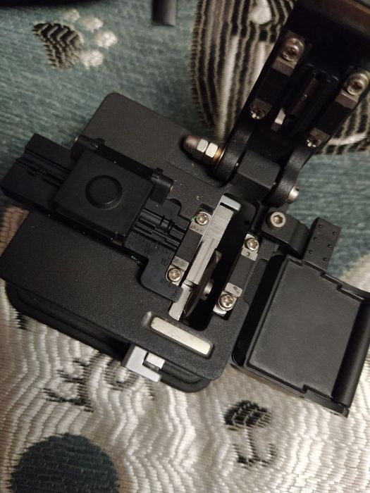 Сколювач оптоволокна