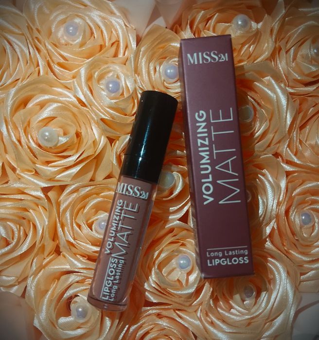 Блиск для губ матовий