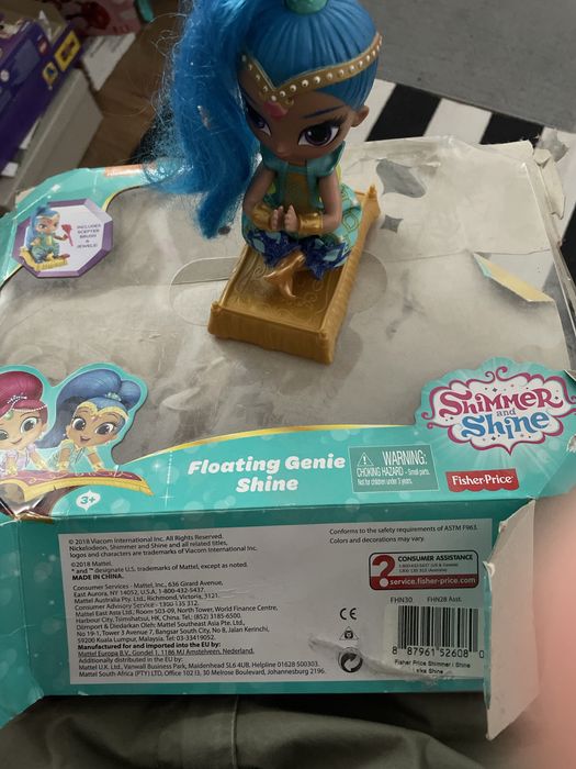 Shimmer i Shine, latajacy dywan, plus 1 przyjaciółka