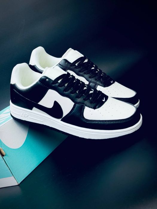 Мужские кроссовки Nike Черно-Белые кожаные красовки найк белые