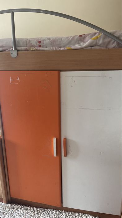 Cama beliche com armário incluído- Ótimo estado