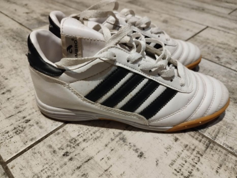 Buty piłkarskie Ambro halówki