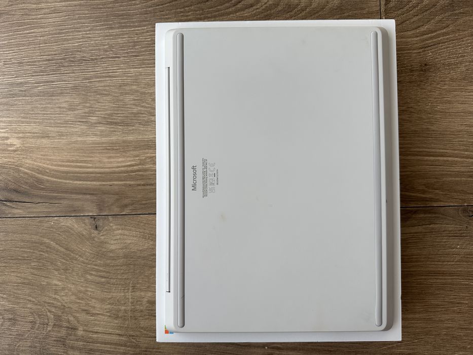 Microsoft Surface Laptop Go 2