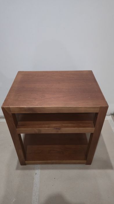 Mesa de Apoio em madeira muito resistente
