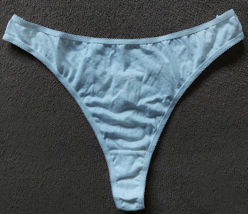 Majtki - stringi F&F rozm.L - nowe