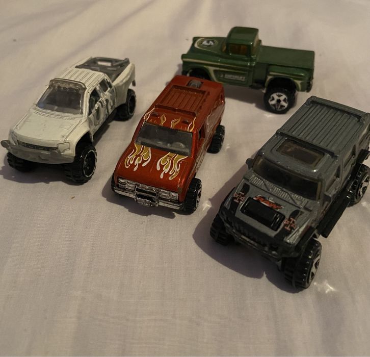 Lote 10 hotwheels