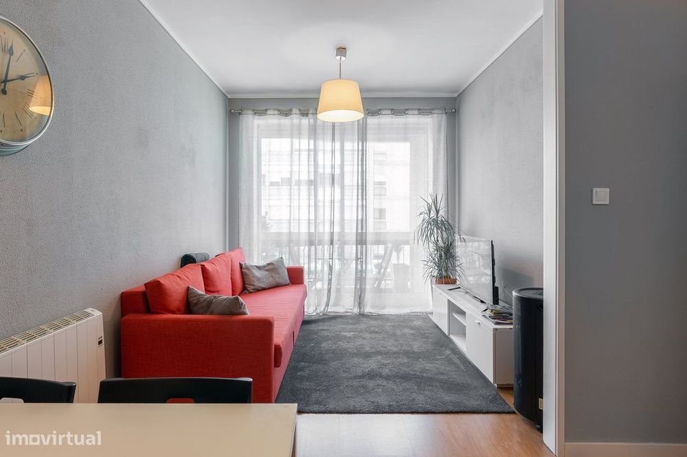 Apartamento T1 no Bonfim com varanda e elevador