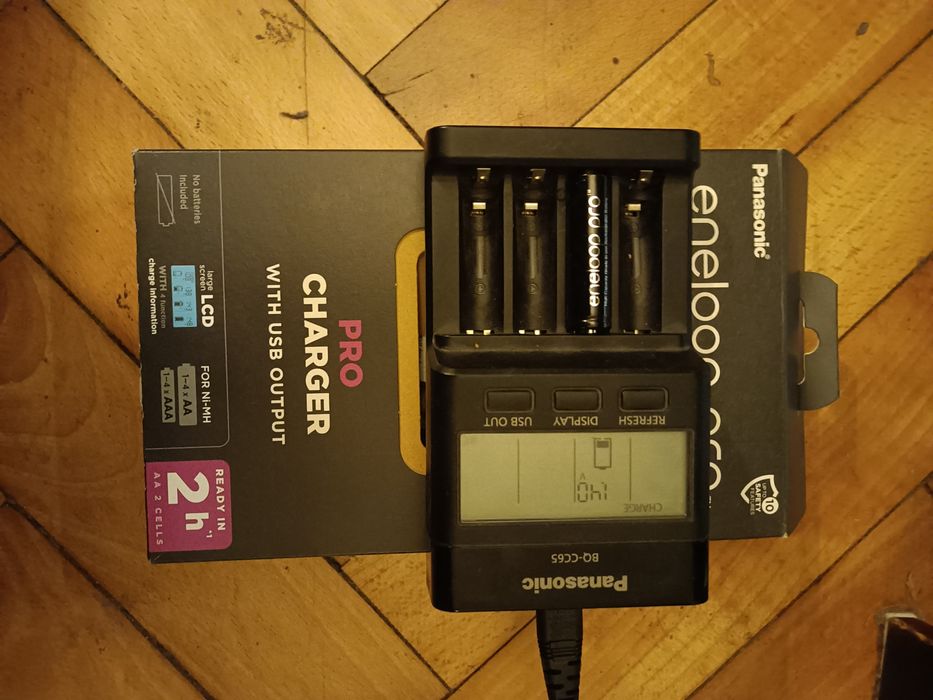 Ładowarka Panasonic BQ-CC65E