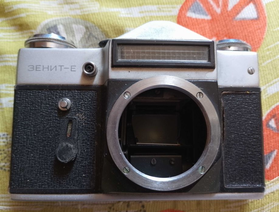 Фотоаппарат плёночный ZENIT E б/у