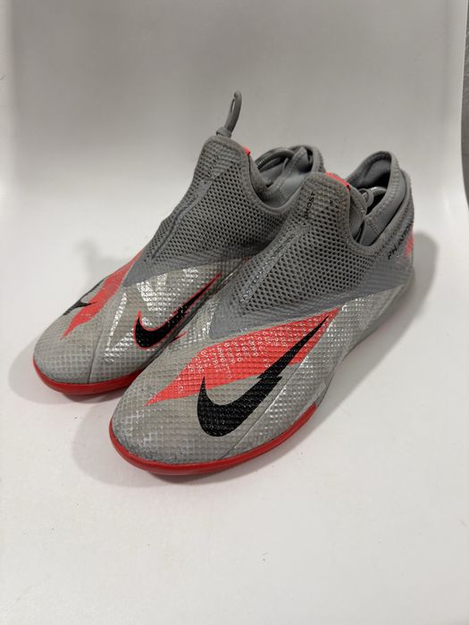 Футзалки Nike.