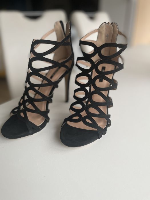 Sandałki czarne zamszowe