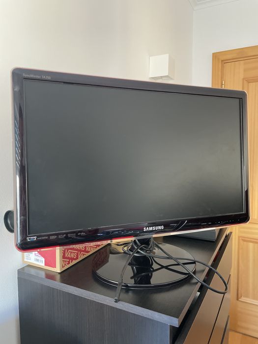 TV 24” Samsung T24A350