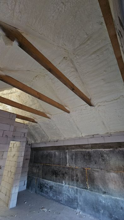 Утеплення піною,ангарів, дахів, каркасників, пінополіуретаном (ППУ)