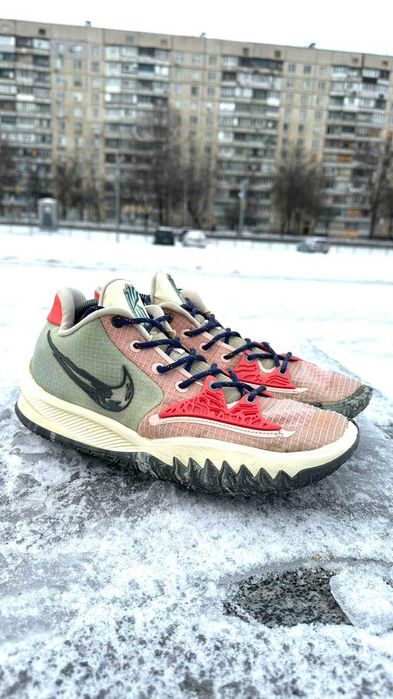 Nike Kyrie 4 Low  [US 11|29 cm]