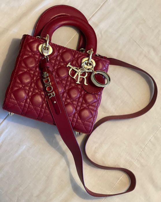 Bolsa CD - vermelha - Com alça de ombro - semi nova