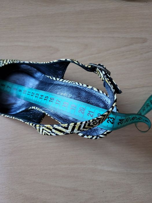 Buty z odkrytą piętą, Baldaccini, rozm. 35
