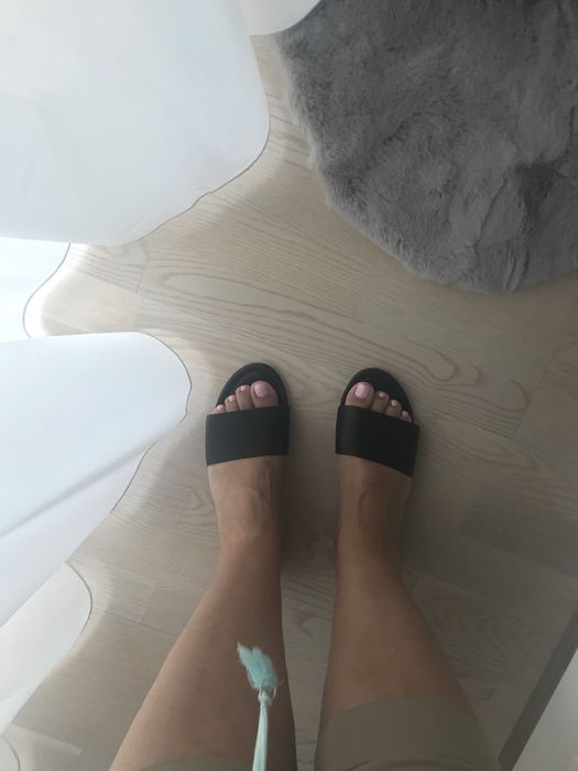 Босоножки, шлепки. Кожа