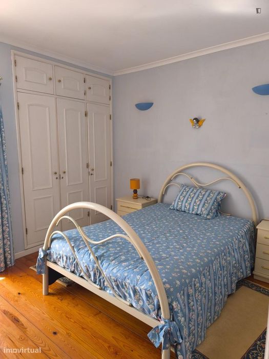 Quarto - localizado em Setubal