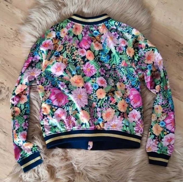 Satynowa Bomberka w kwiaty H&M x Angela McKay limited edition