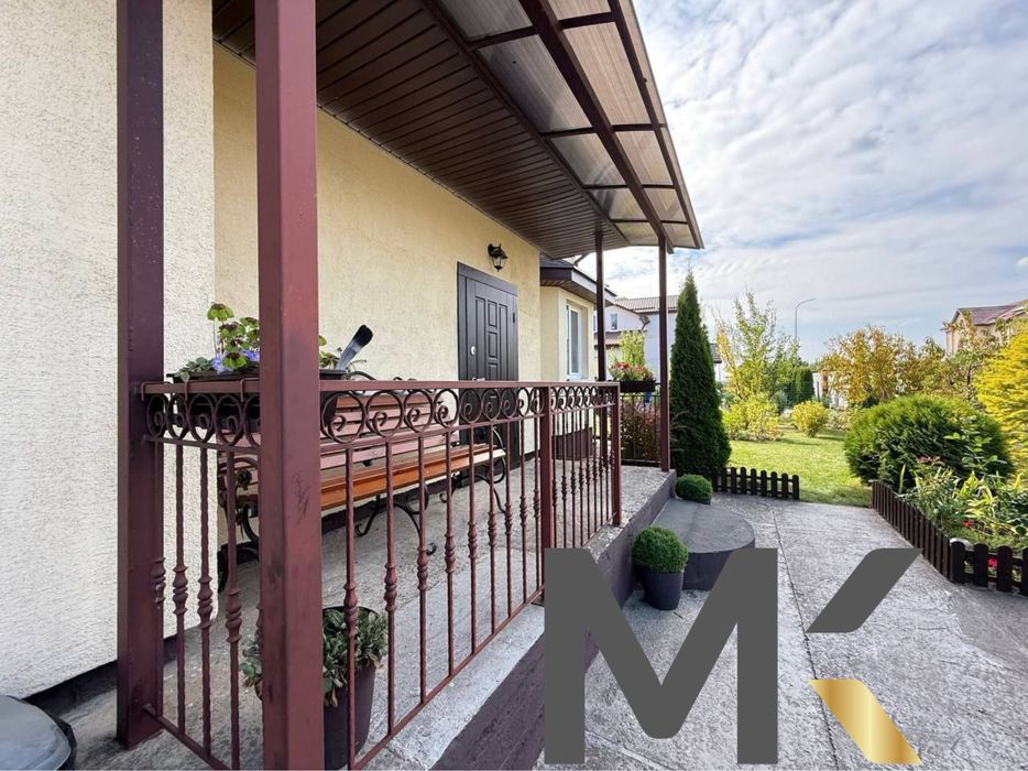 Затишний будинок для родини у Березівці.