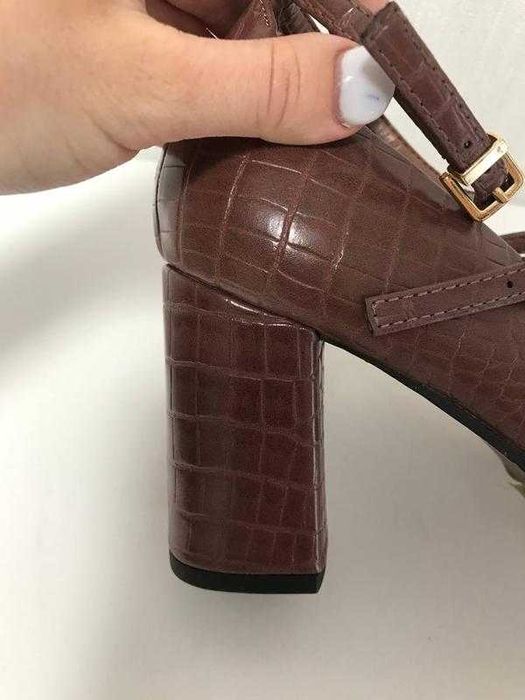 Туфлі next на стійкому каблуці