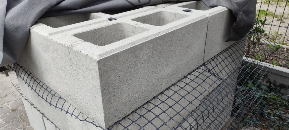 Ogrodzenie  Continental bloczki i daszki.