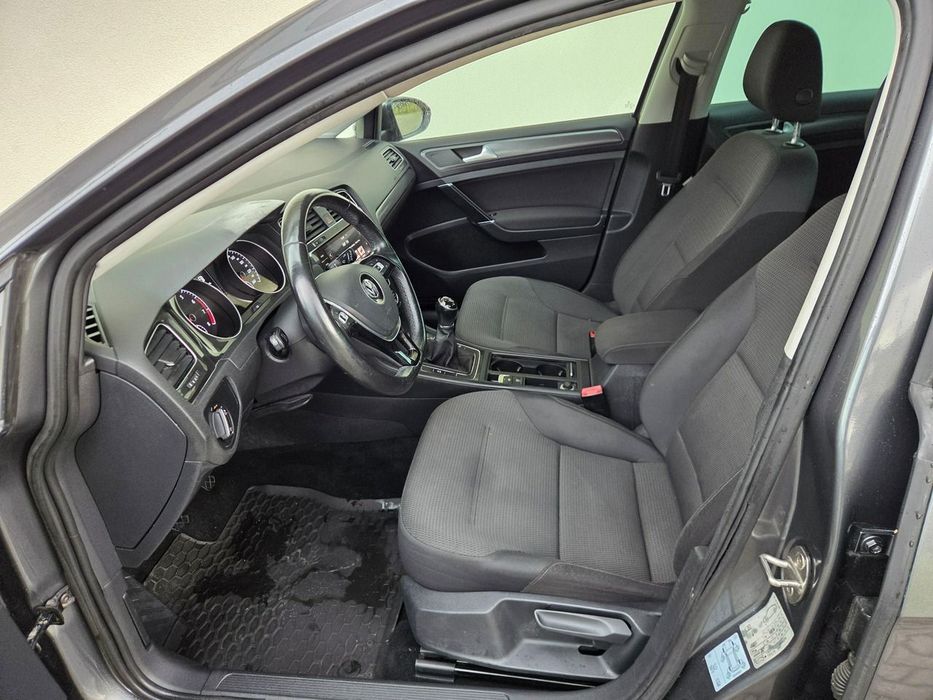 Volkswagen Golf LIFT * Full LED * klimatronic * PDC  *