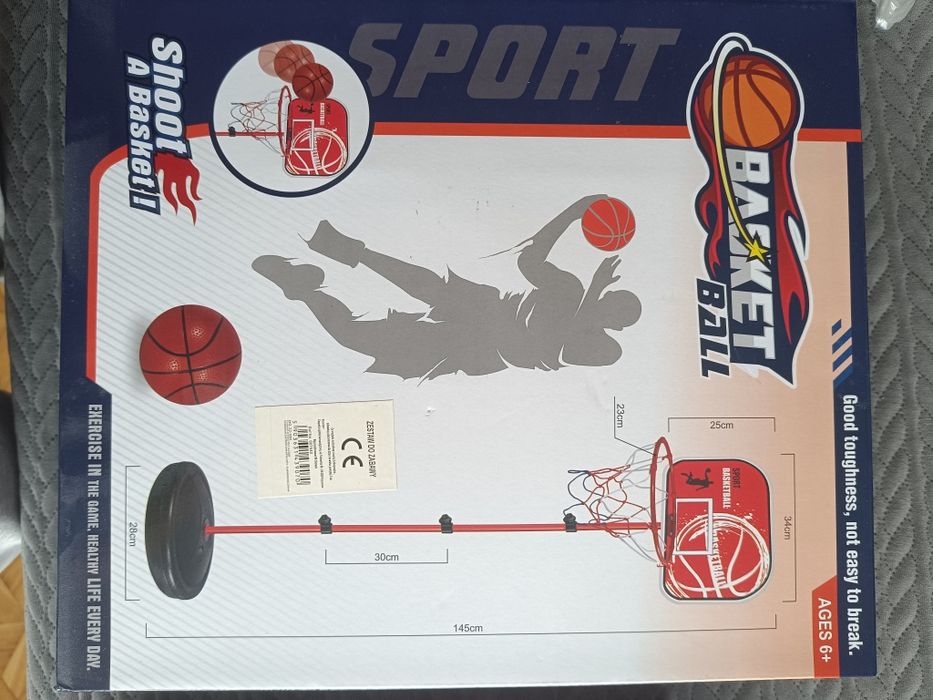 Puzzle, piłka do skakania, koszyk do koszykówki