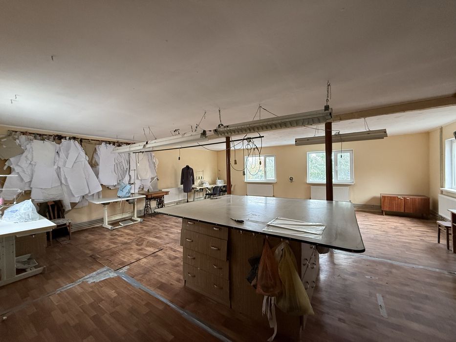 Будинок з майстернею