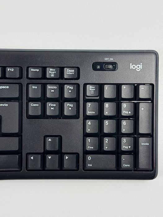 Zestaw (klawiatura + mysz) Logitech MK270 Wireless Combo Black Italian