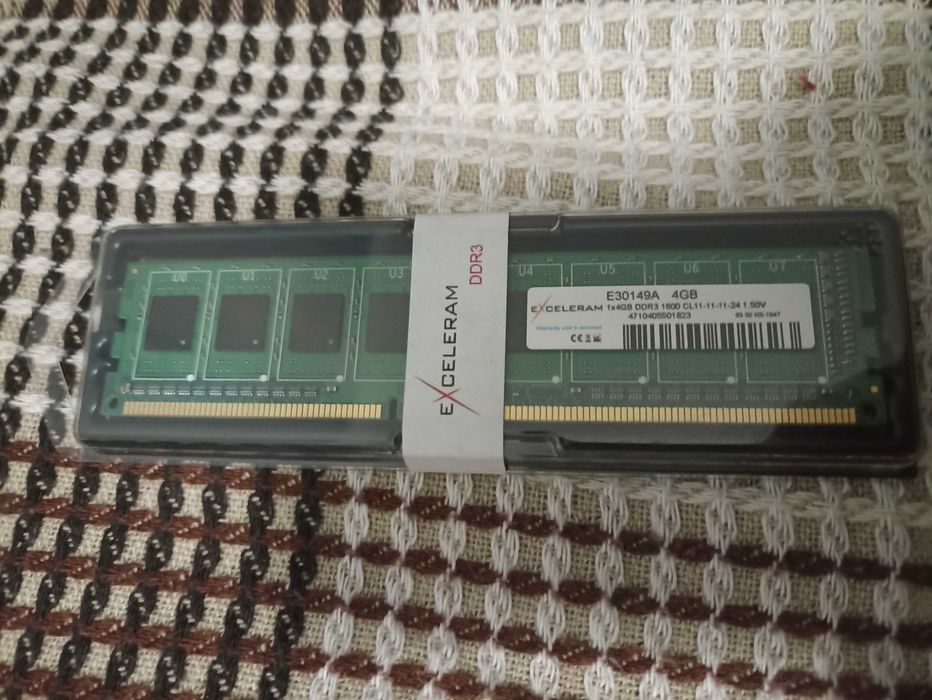 ASUS Radeon R7 240 4GB DDR3