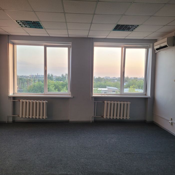 Без комісії !!! Офіс 31 м² на Залізничній 7