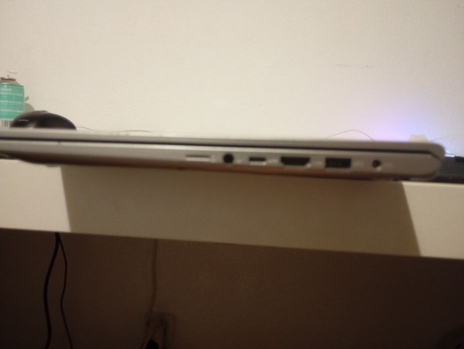 ASUS VivoBook 15