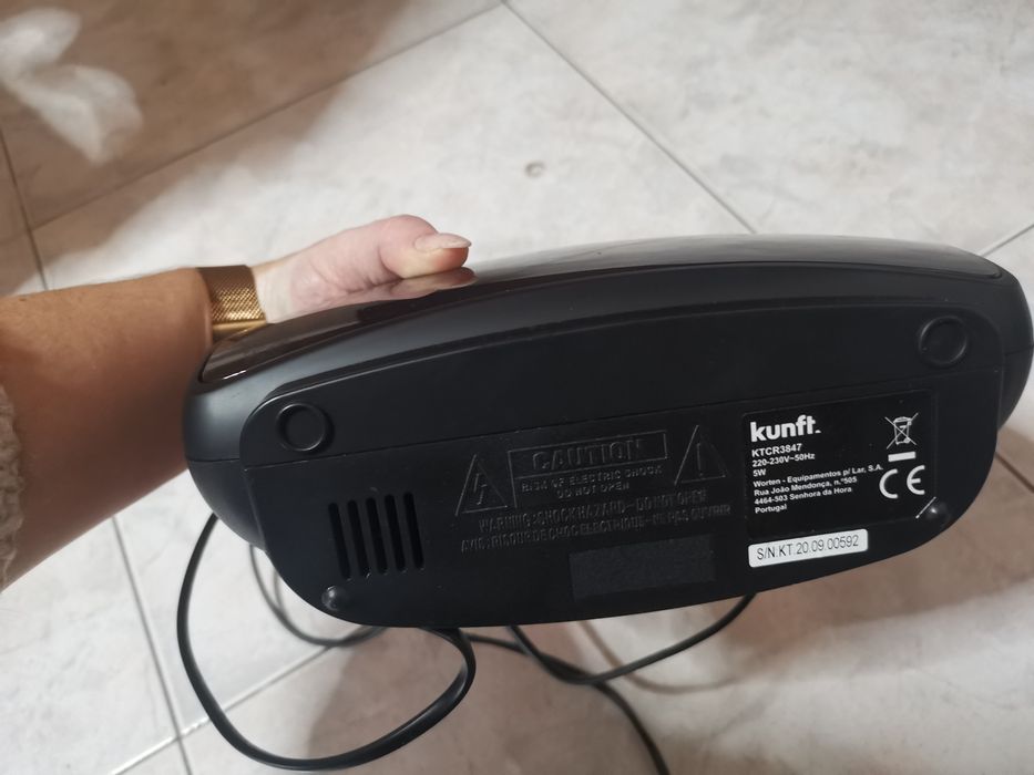 Rádio relógio com alarme