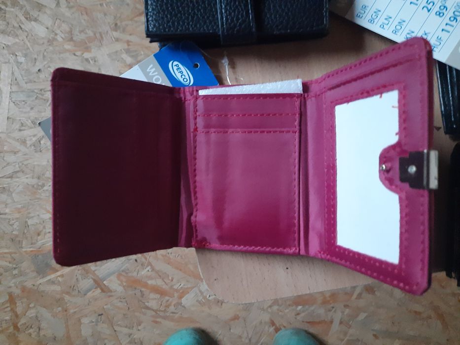 Portfele 5  sztuk