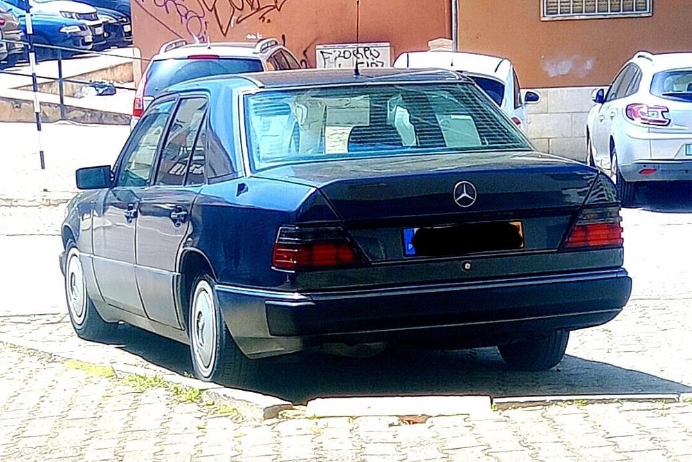 Mercedes Benz 200D
