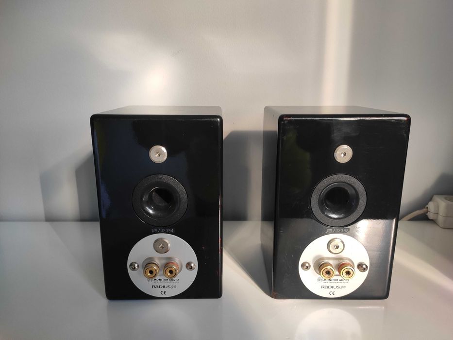 Colunas de Som Alta Fidelidade MONITOR AUDIO RADIUS 90 (Par) Made uk