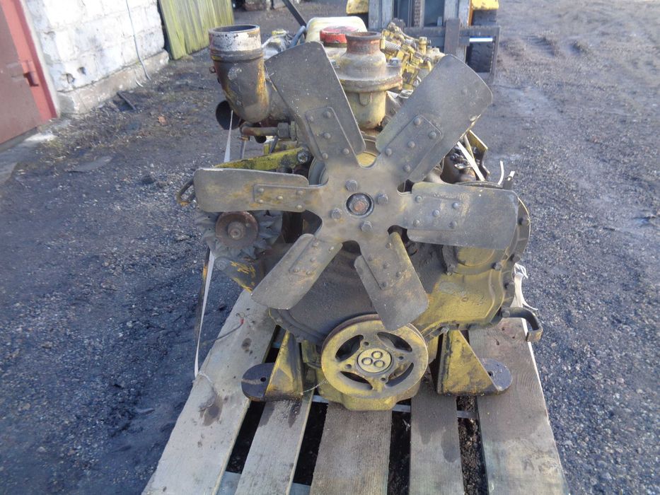 Silnik PERKINS 4 cylindry