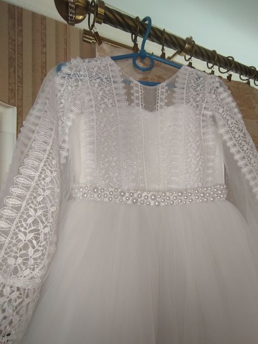 Продам біле пишне плаття