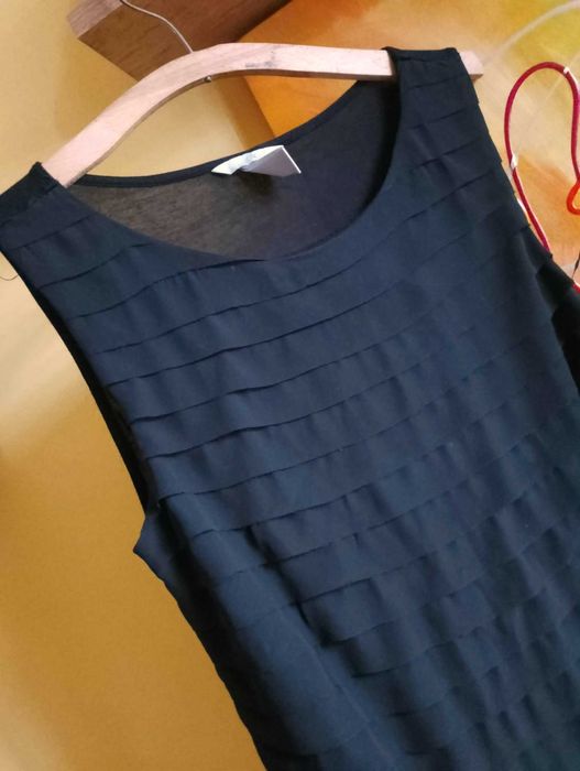 bluzka czarna 36/38 bez rękawów*H&M*lekka  letnia /przód pliski