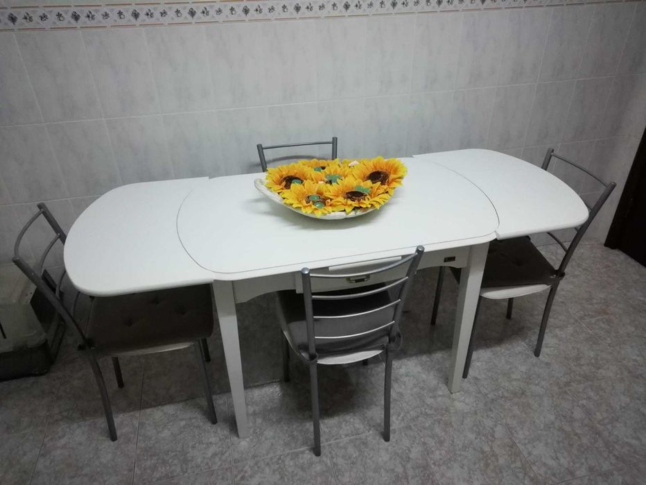 Mesa Espectacular Cozinha Marca Perbufer Ou Sala 4 a 6 Pessoas