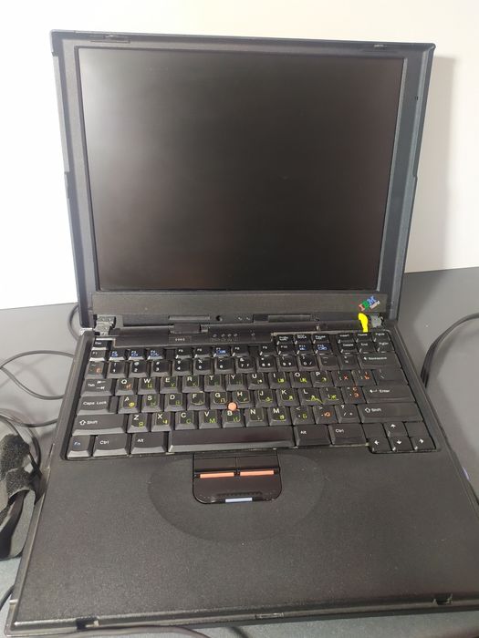 Ноутбук IBM ThinkPad 390e из 90-х