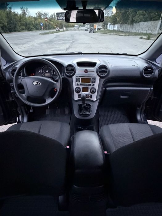 Kia Carens 2009 - 2.0 бензин