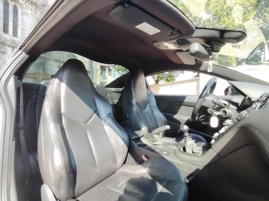 Peugeot RCZ 2.0 HDi 163cv • Pele • Som JBL •