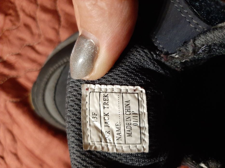 Продам кроссовки clarks,детские,в идеальном состоянии.