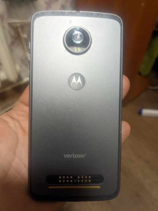 Телефон Motorola Z2.4/32. Флагман..