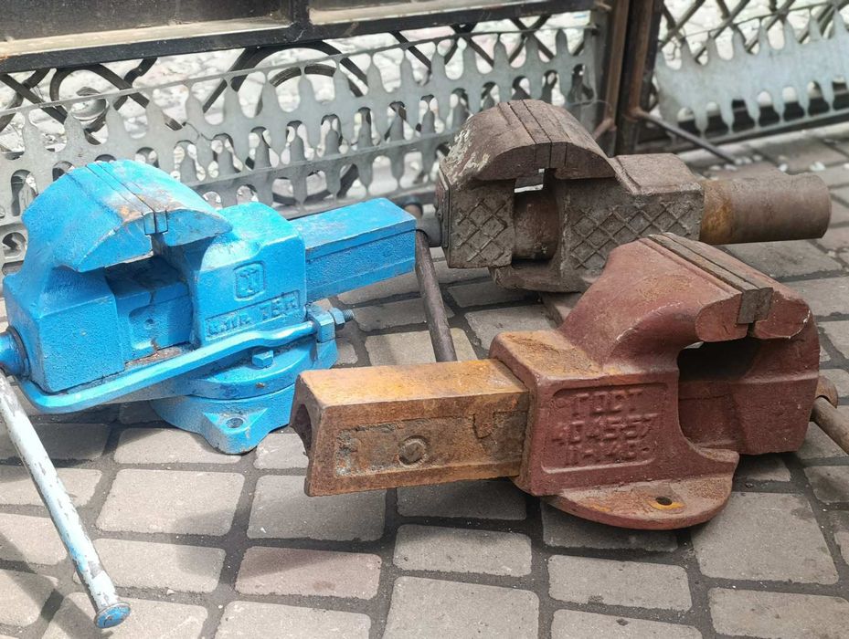Продам тиски  слесарные