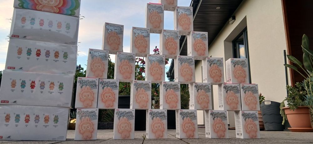 Pop mart labubu "Big into energy" original blind box