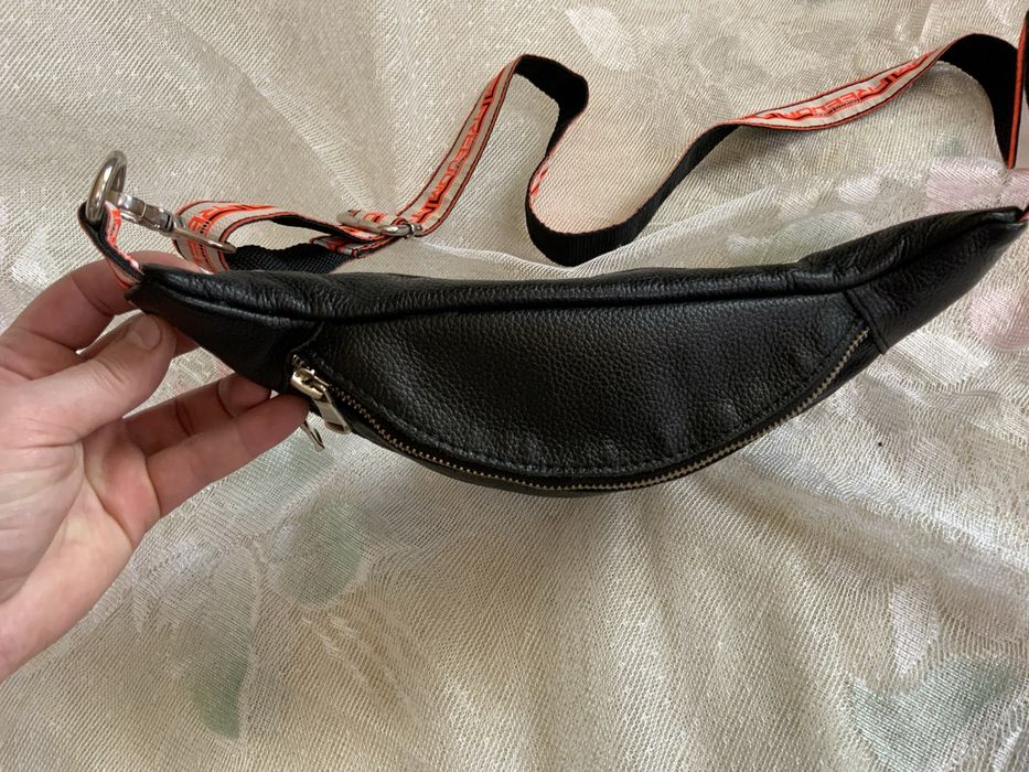 Подарок мужу. Фирменная кожаная мужская сумка Roberto Cavalli. 33/15/7